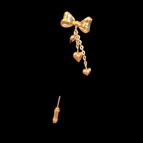 Trifari Vintage 80's Ribbon Bow with Dangling Hearts Gold Tone Stick Pin - Picture 3 of 6
